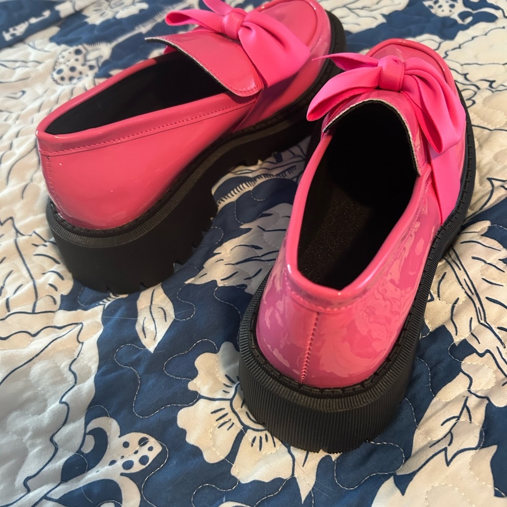 Amazon Pink Flats with Bow Accent